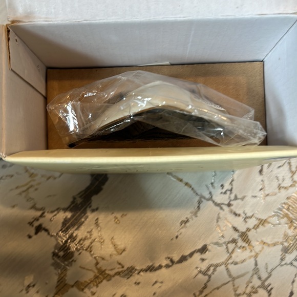 Lenox heart shaped candy dish or jewelry holder cream with gold accents - Picture 9 of 10